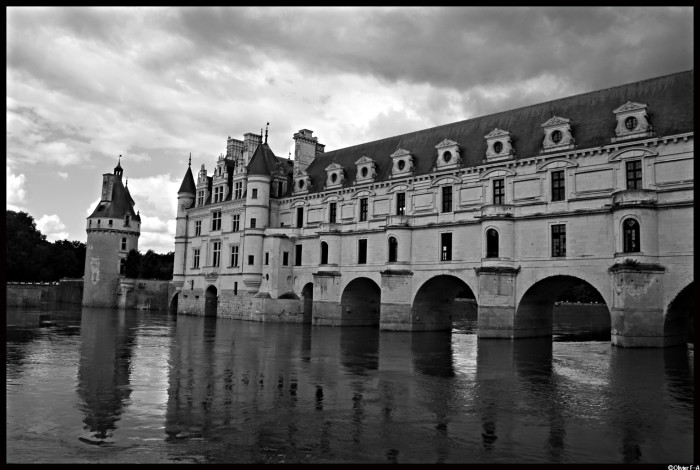 Le château de Chenonceau et son pont traversant le cher ©Olivier F-A