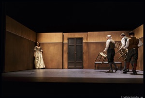 Les-Rustres_De_Bayser_Comedie_Francaise_©Christophe_Raynaud_de_Lage_@loeildoliv