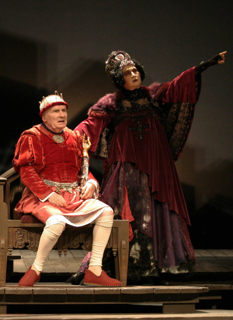 Michel Bouquet et Juliette Carré dans le Roi se meurt d'Eugène Ionesco - Théâtre Hébertot © Laurencine Lot