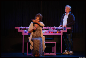 Aux côtés de Dominique Pinon, Clémentine Célarié reprend son rôle de mère courage dans la très belle pièce de Patricot © Lisa Lesourd