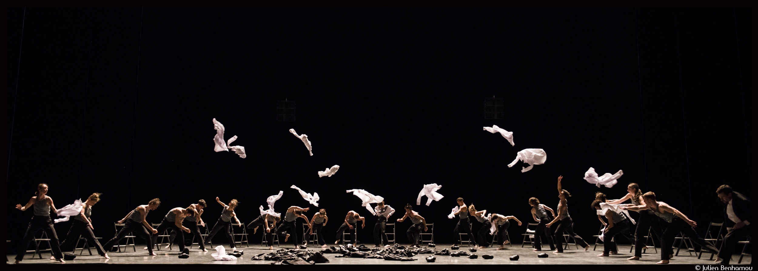 Couv_decadance_Julien_Benhamou___Opera_national_de_Paris-Decadance---Ohad-Naharin---Ballet-OnP--c--Julien-Benhamou----OnP-DSC_6103_@loeildoliv