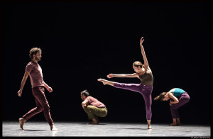 Decadance_©Julien_Benhamou___Opera_national_de_Paris-Decadance---Ohad-Naharin---Andrea-Sarri--Heloise-Jocqueviel---c--Julien-Benhamou---OnP-DSC_8856_@loeilsoliv