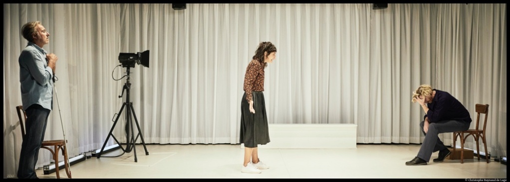 La vie Invisible de Guillaume Poix et Lorraine de Sagazan. La Comédie de Valence. Romain Cottard, Chloé Olivères, Thierry Sabatier. © Christophe Raynaud de Lage