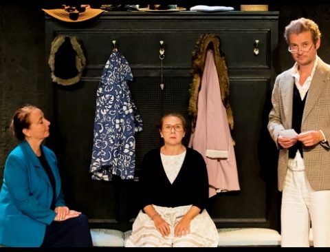 Lorsque Françoise parait d'Eric Bu. Avec Sophie Forte, Christine Gagnepain et Stéphane Giletta. Théâtre Lepic. © Dominque Toulet