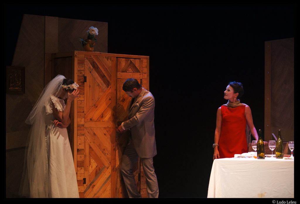 La Noce de Bertolt brecht. mise en scène Olivier Mellor. Théâtre l'Epée de bois. Centre culturel Jacques Tati. © Ludo Leleu