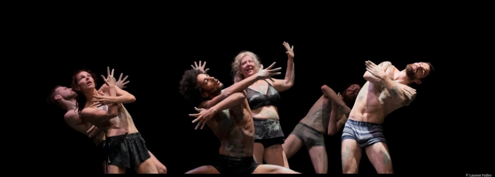 Chers de Kaori Ito et Delphine Lanson. Centquatre-Paris © Laurent Pailier