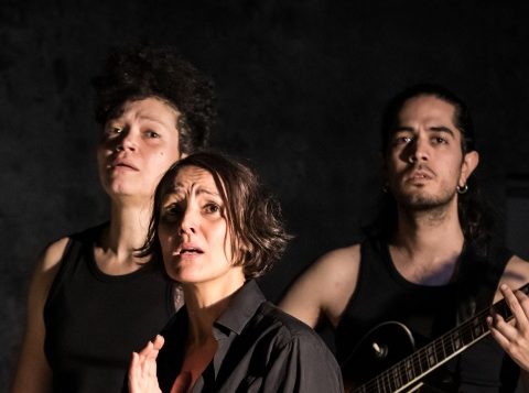 Cécile Garcia-Fogel, Mélodie Meni et Ivan Quintero, Trézène mélodies. Phèdre de Racine. Théâtre 14 © Simon Gosselin