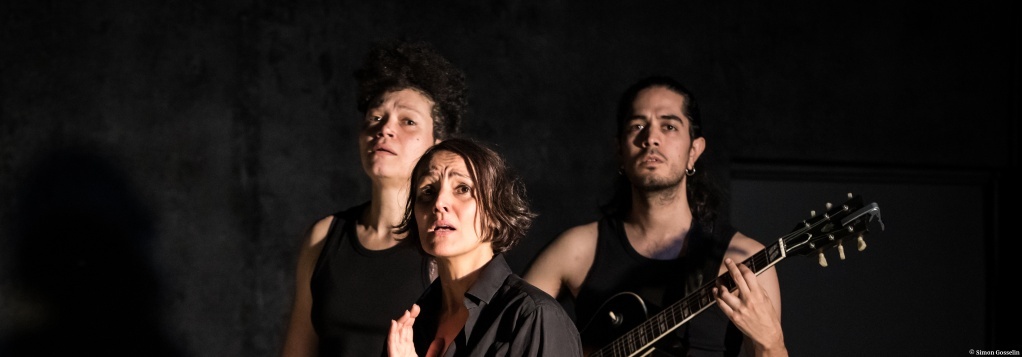 Cécile Garcia-Fogel, Mélodie Meni et Ivan Quintero, Trézène mélodies. Phèdre de Racine. Théâtre 14 © Simon Gosselin