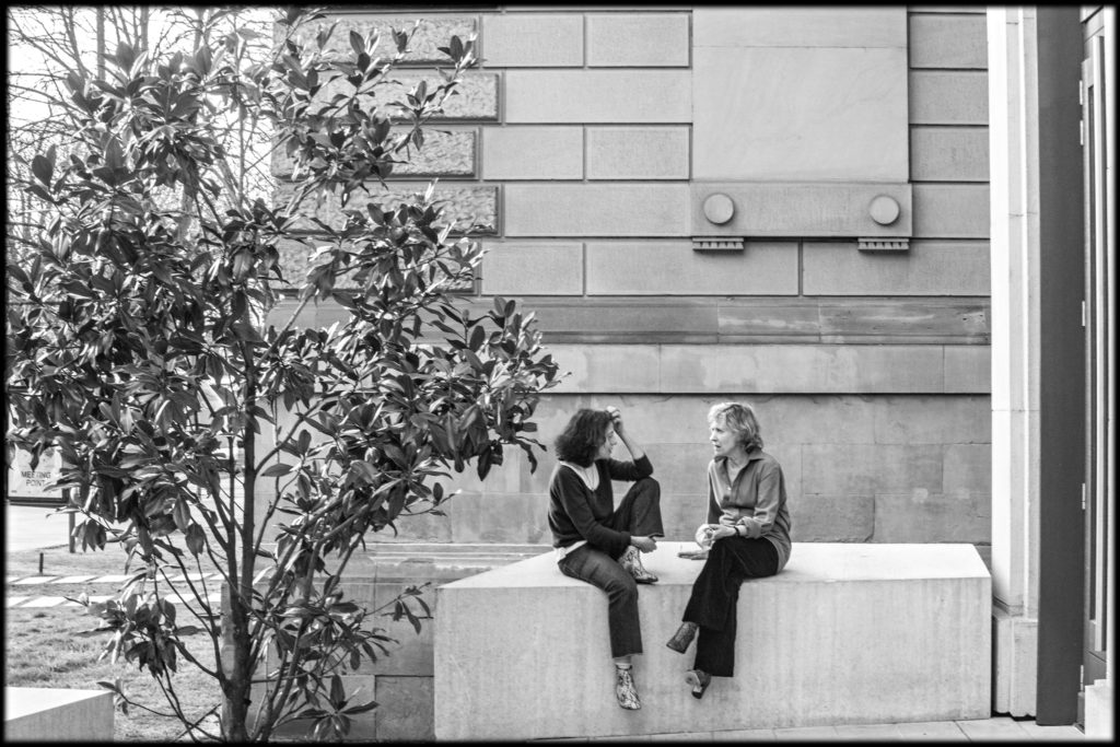 Cécile Brune en discussion avec Claudine Galéa. TNS. © Jean Louis Fernandez