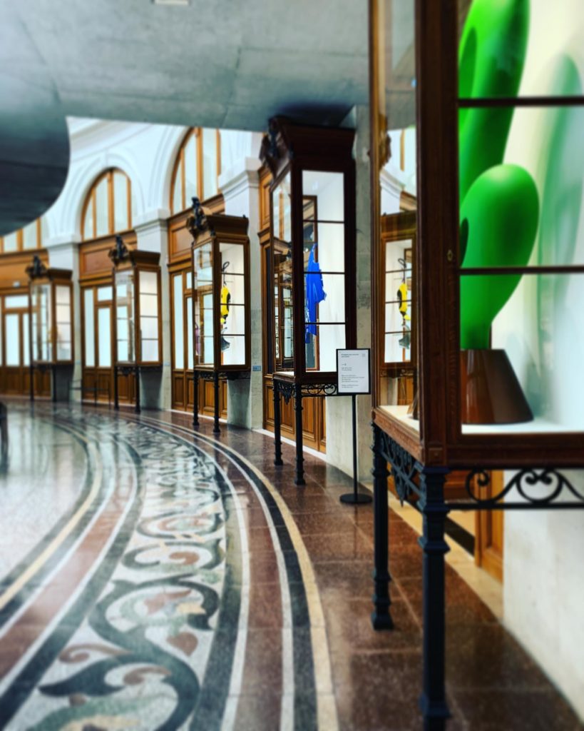 Couloir de la collection Pinault - bourse du Commerce. © OFGDA