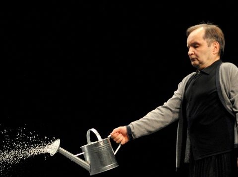 Raimund Hoghe dans la Valse © Rosa Frank