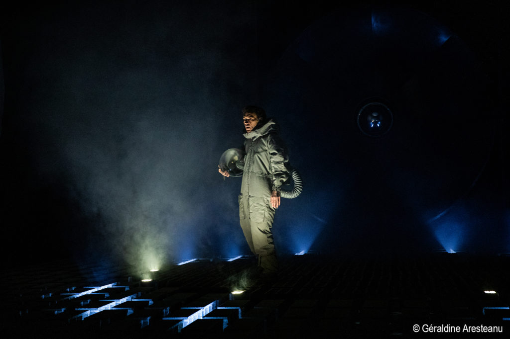 Solaris d'après le roman de Stanislas Lem. 
adaptation, conception et mise en scène Pascal Kirsch 
Théâtre des quartiers d'Ivry © Geraldine Aresteanu