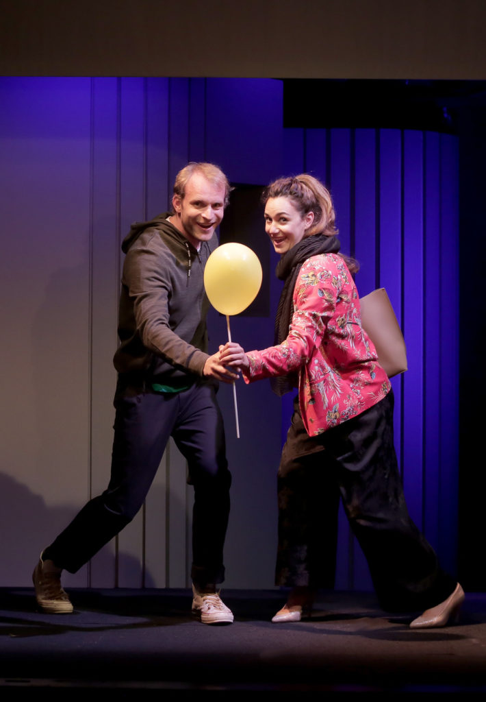 Simon Heulle dans Exit de Stéphane Laporte et Gaétan Borg, Théâtre de la Huchette  © Fabienne Rappeneau