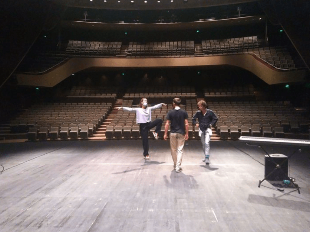 Le beau monde. création Collective. Rémi Fortin. Nouveau théâtre de Montreuil © DR