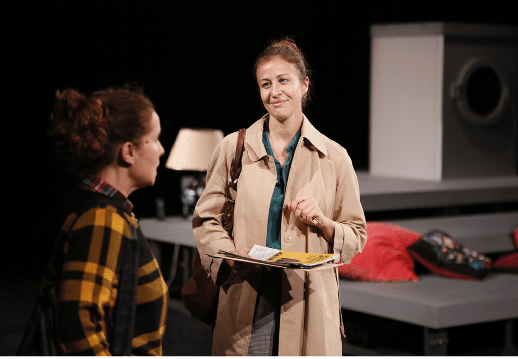 Les détaché.e.s de Manon Thorel. Yan Dacosta © Arnaud Bertereau