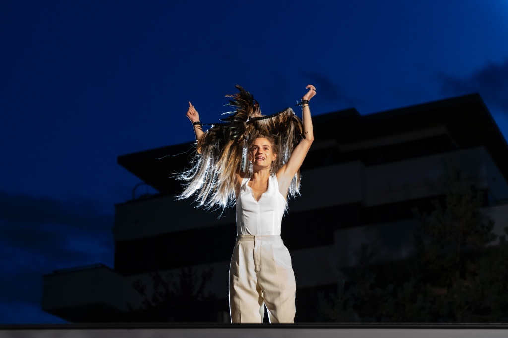 Filage d'Antigone, théâtre du Crochetan à Monthey. Mise en scène Lorenzo Malaguerra.  Avec Noémie Schmidt, Philippe Soltermann, Olivia Seigne, Baptiste Morisod, Vincent Rime, Jean Lambert-wild. Scénographie et costumes Kristelle Paré. © Marino Trotta