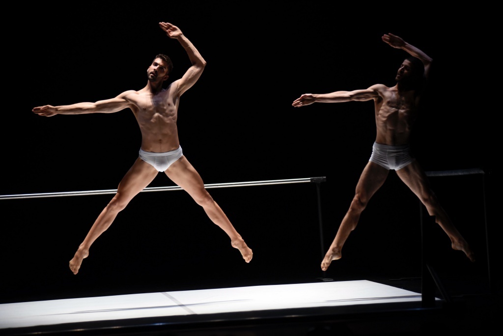 Ballet mécanique de Thierry Malandain. Le temps d'aimer. Malandain Ballet Biarritz. Dantzaz © Caroline d'Otero