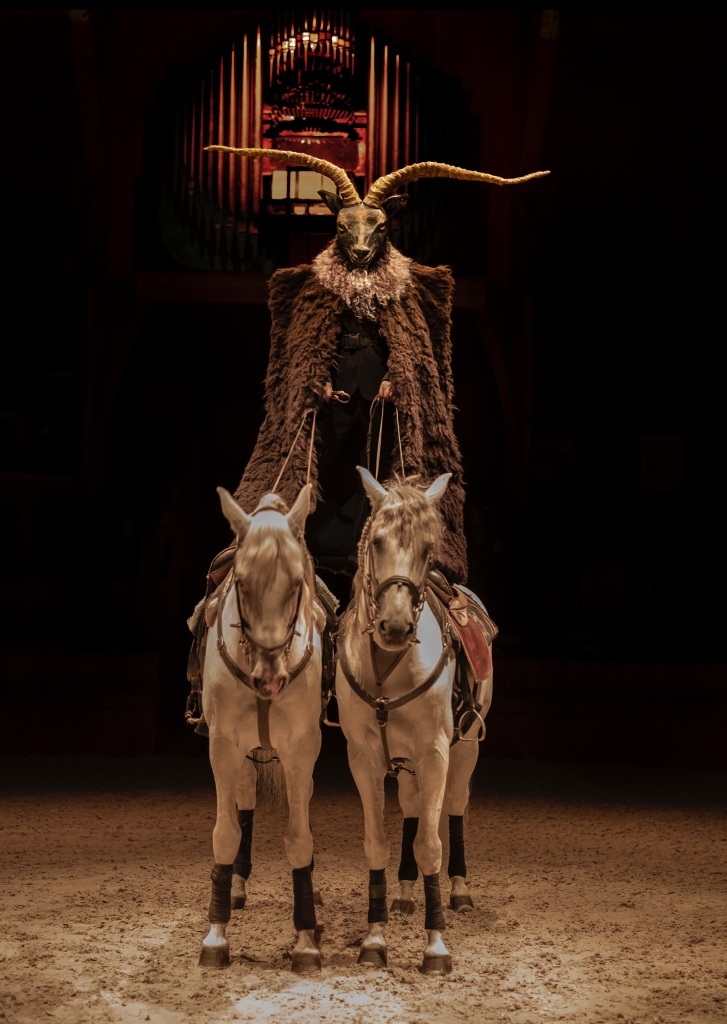 Cabaret de l’Exil, une création du Théâtre équestre Zingaro. Bartabas.  © Alfons Alt