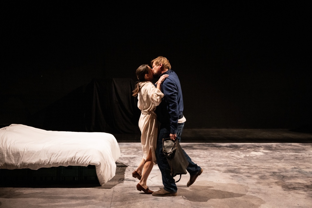 Le baiser comme une première chute d’après L’assommoir d’Émile Zola. mise en scène d'Anne Barbot © Simon Gosselin 