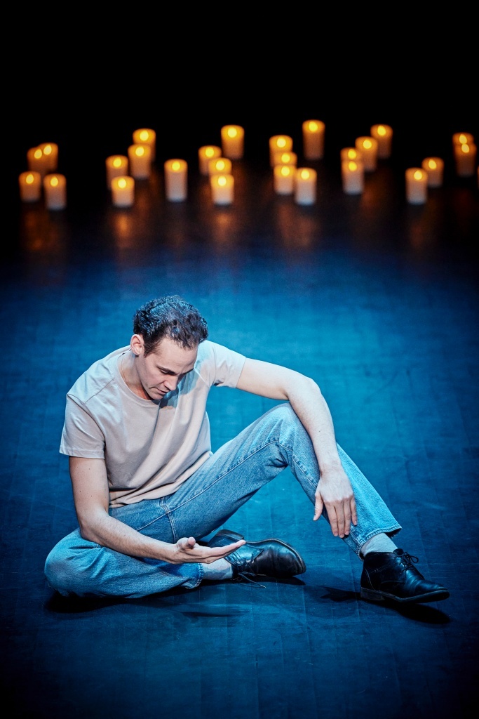 Rencontre avec une illuminée (Non, vous ne verrez pas "Les Performants") de François de Brauer © Christophe Raynaud de Lage