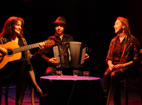 Là-bas, chansons d’aller-retour de Nathalie Joly. Regard de Simon Abkarian ©Aymeric Bagic