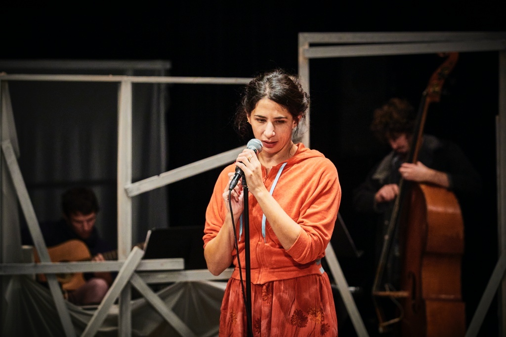 Isadora comme elle est belle et quand elle se promène de Milena Csergo © Christophe Raynaud de Lage