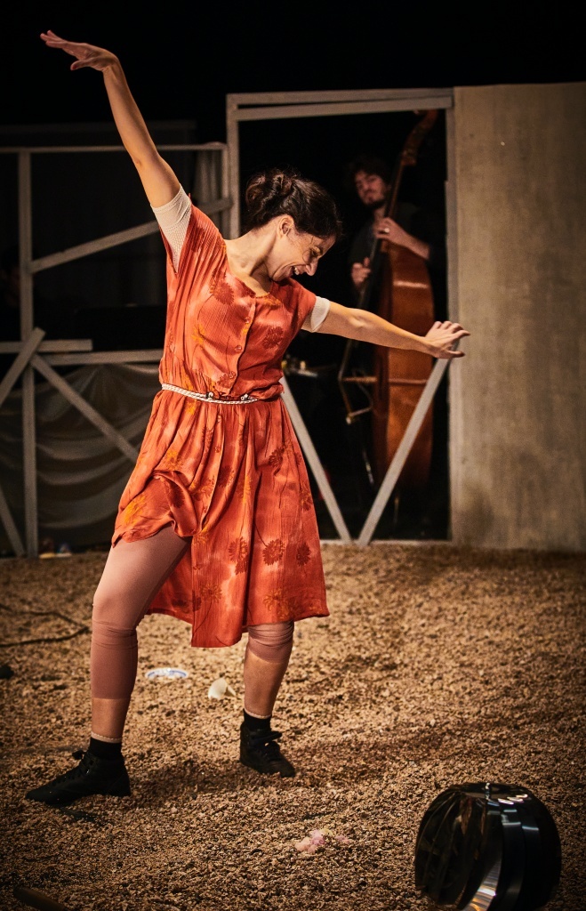 Isadora comme elle est belle et quand elle se promène de Milena Csergo © Christophe Raynaud de Lage