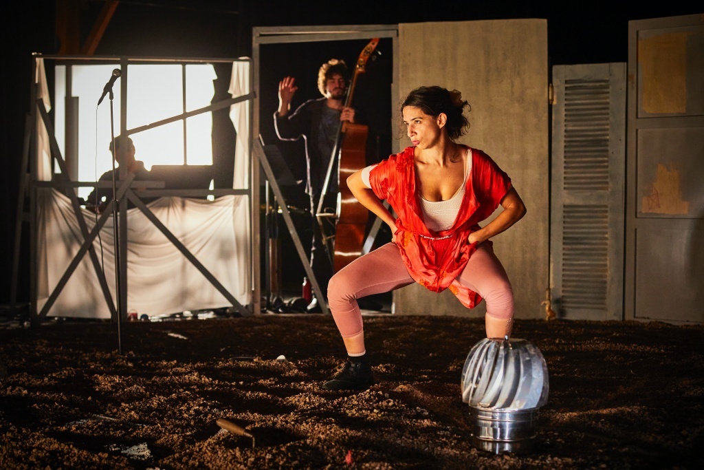 Isadora comme elle est belle et quand elle se promène de Milena Csergo © Christophe Raynaud de Lage