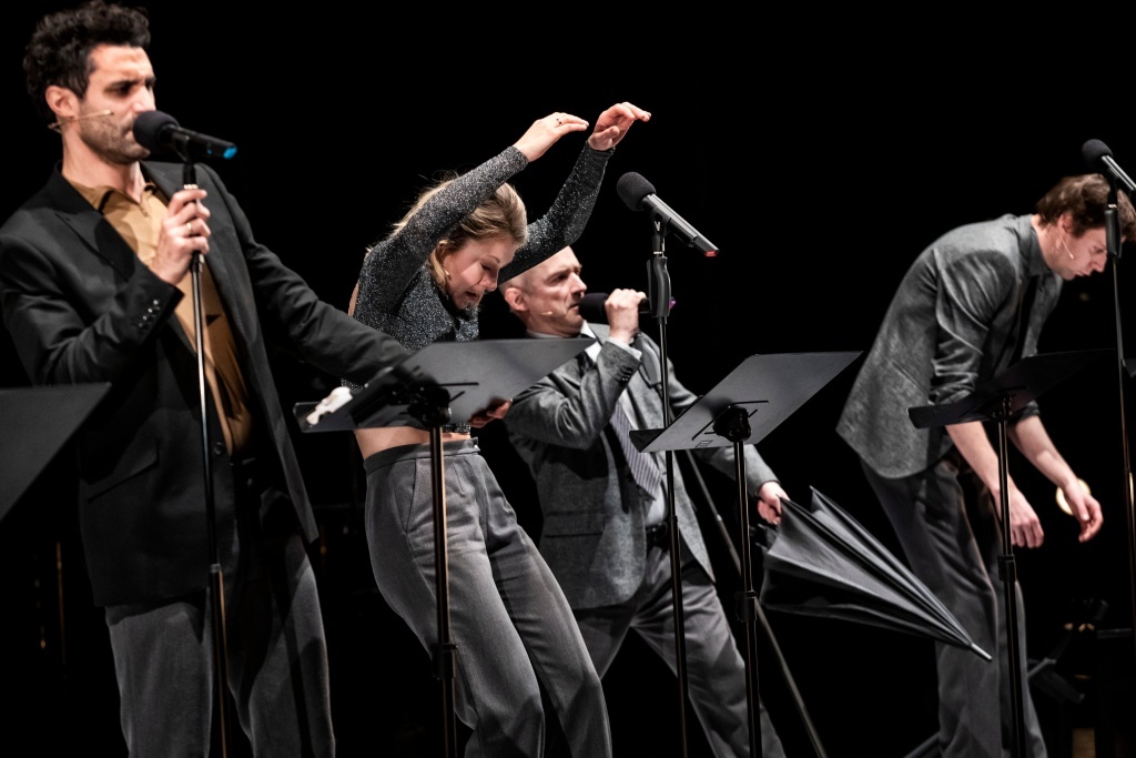 Michael Kohlhaas d’après Heinrich von Kleist dans une version de Simon McBurney, Annabel Arden, Maja Zade et l’ensemble Schaubühne Berlin - Printemps des Comédiens © Gianmarco Bresadola