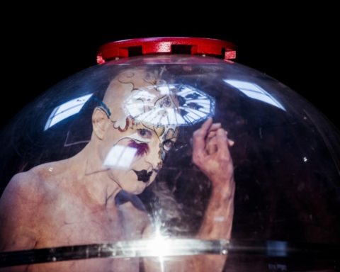 From Outside In de Steven Cohen, Amélie Gratias, Maxime Thébault et Mathilde Viseux - Printemps des Comédiens © Pierre Planchenault