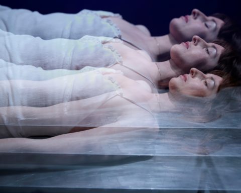 Smog de Claire Barrabès et Pauline Collin au Théâtre de La Tempête ©Romain Debouchaud