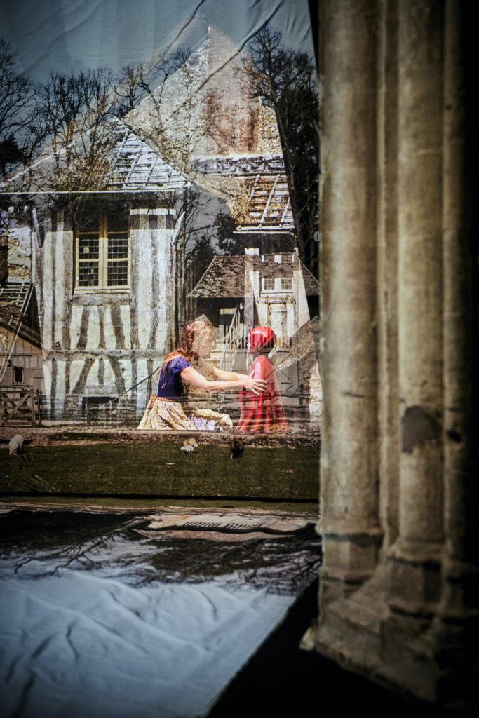 Le Petit Chaperon Rouge, Céleste Germe, Das Plateau © Christophe Raynaud de Lage/Festival d'Avignon