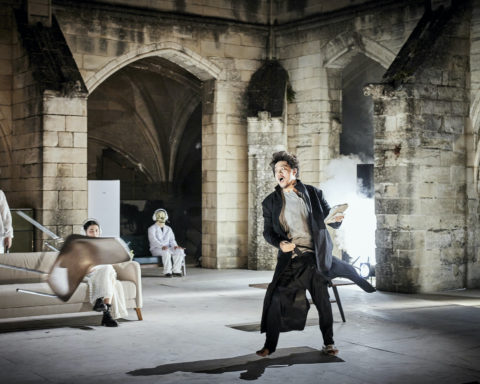 LE SEPTIEME JOUR Meng Jinghui © Christophe Raynaud de Lage/Festival d'Avignon