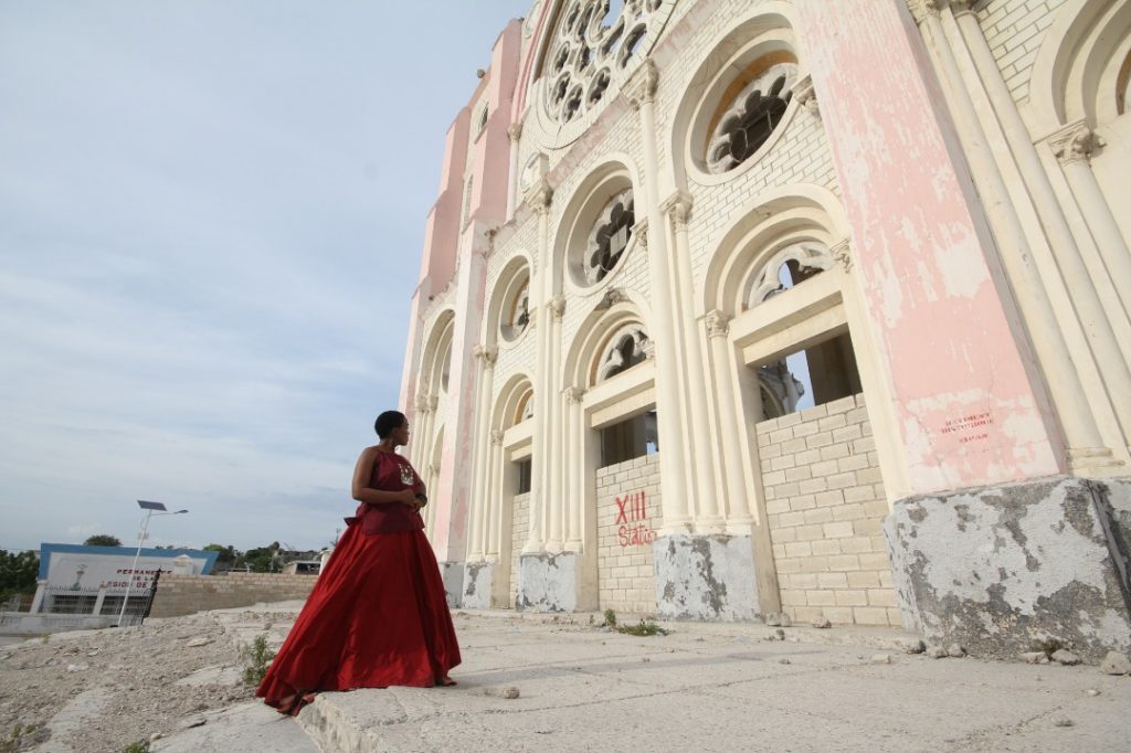 L’amour telle une cathédrale ensevelie de Guy Régis Jr © Josué Azor