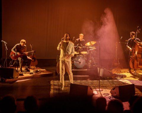 Mokaiesh chante Moustaki aux Émancipéés © Gilles Vidal