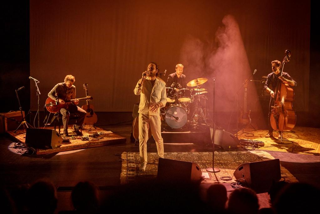 Mokaiesh chante Moustaki aux Émancipéés © Gilles Vidal