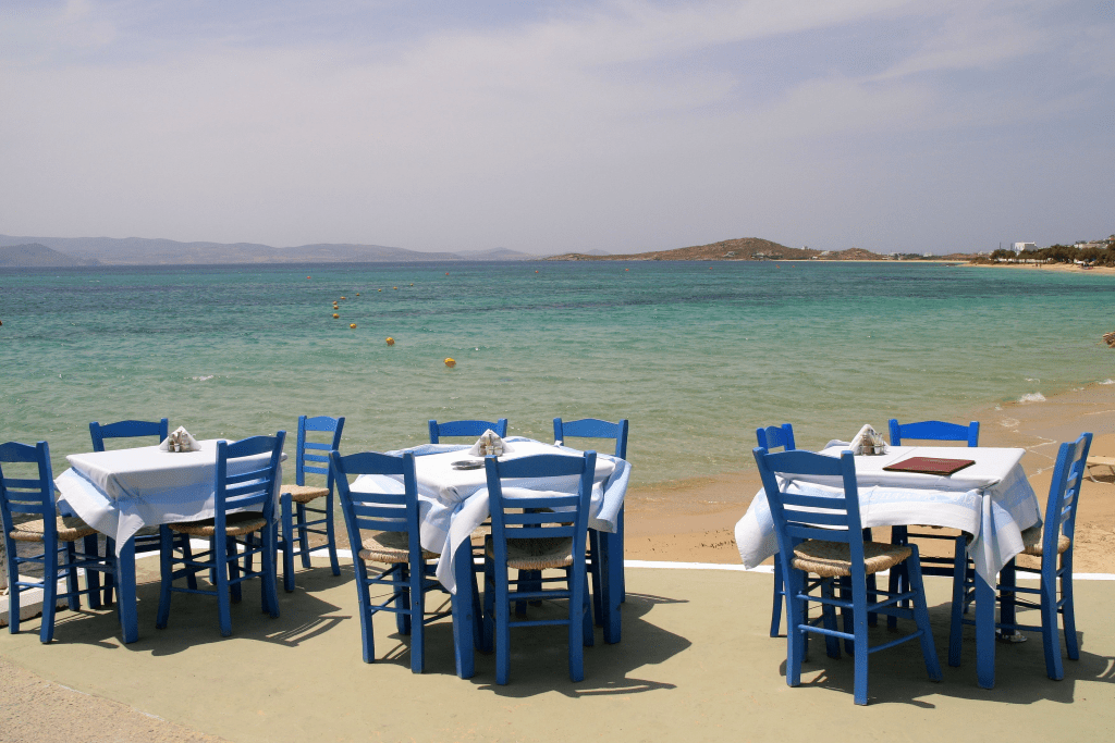  plage - Iphigénie de Tiago Rodrigues - Mise en scène de Claudia Staviksy © Kira Kaplinsky / 123RF