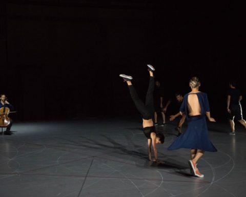 Mitten wir im Leben sind/Bach6Cellosuiten d’Anne Teresa De Keersmaeker et Jean-Guihen Queyras © Anne van Aerschot