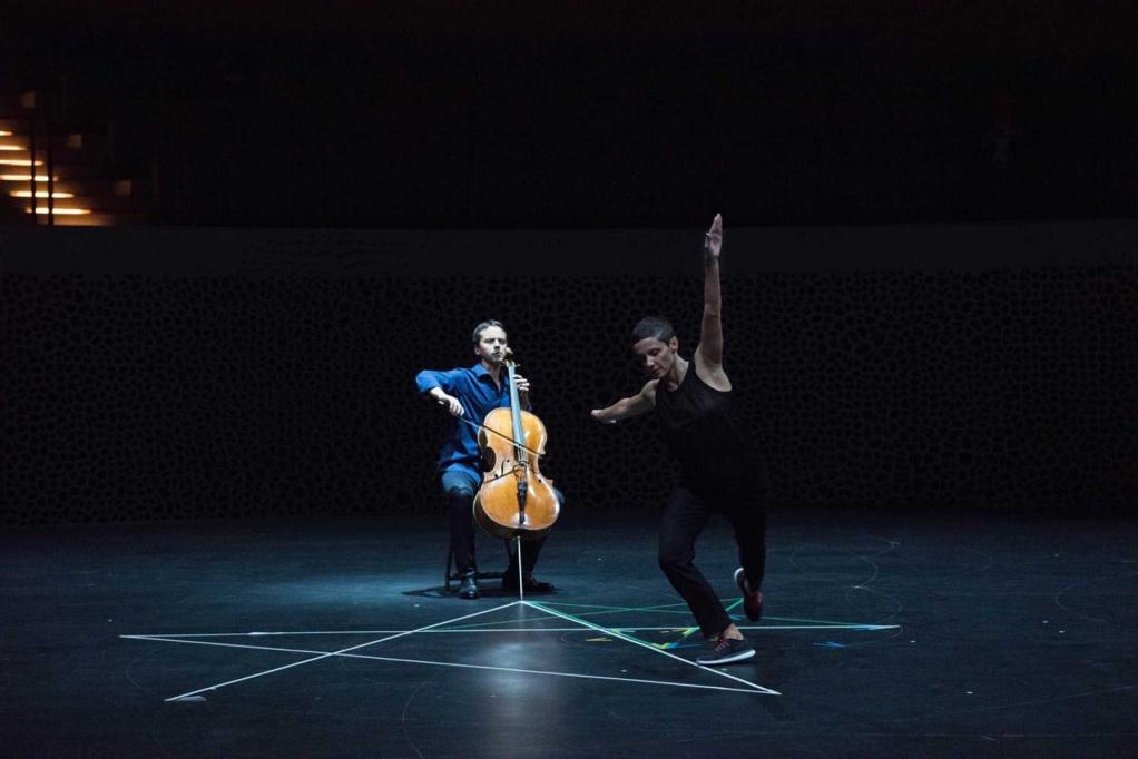 Mitten wir im Leben sind/Bach6Cellosuiten d’Anne Teresa De Keersmaeker et Jean-Guihen Queyras © Anne- van Aerschot