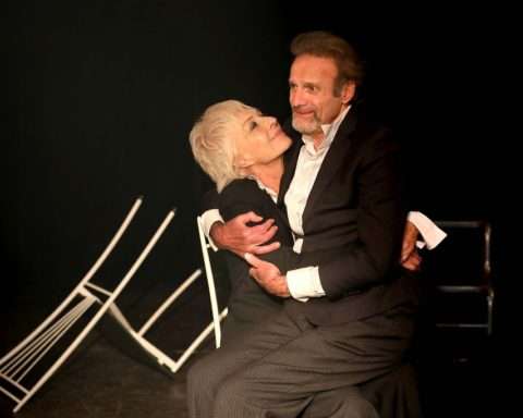 Les Chaises - Ionesco - Harcourt © Fabienne Rappeneau