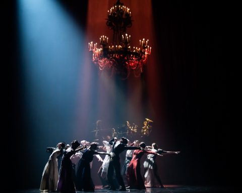 Red Carpet d'Hofesh Shechter © Julien Benhamou, ONP