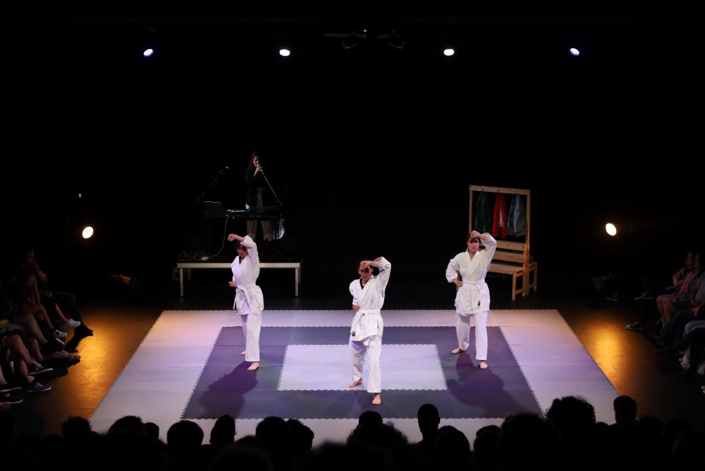Deux trois choses dont je suis sûre de Dorothy Allison, mise en scène de Manon Ayçoberry © Teoni Goreci