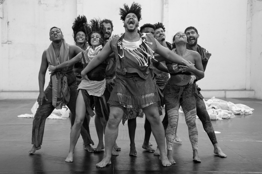 Borda de Lia Rodrigues © Sammi Landweer